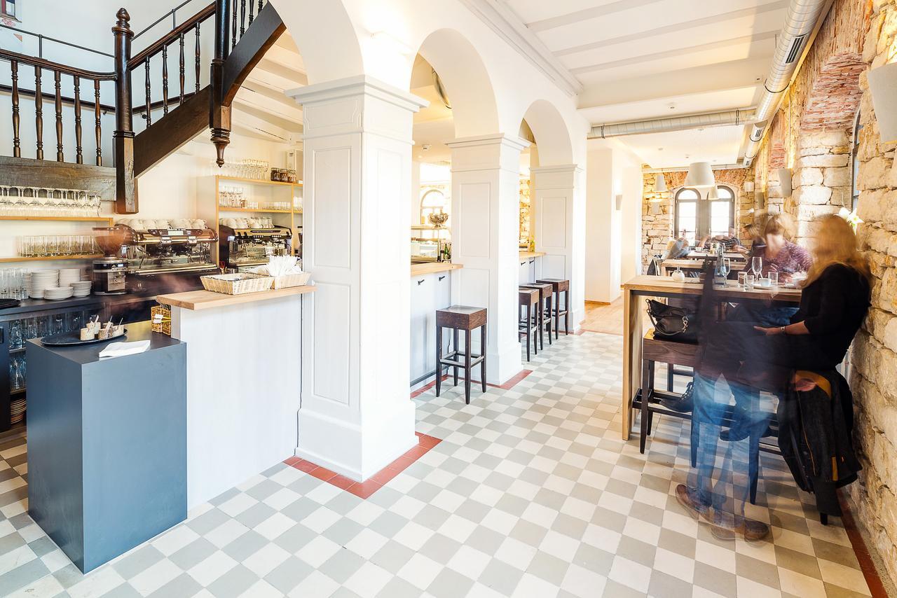 Ox Hotel Altes Spital มึลไฮม์ ภายนอก รูปภาพ